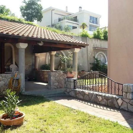 Guarda Apartment Njivice